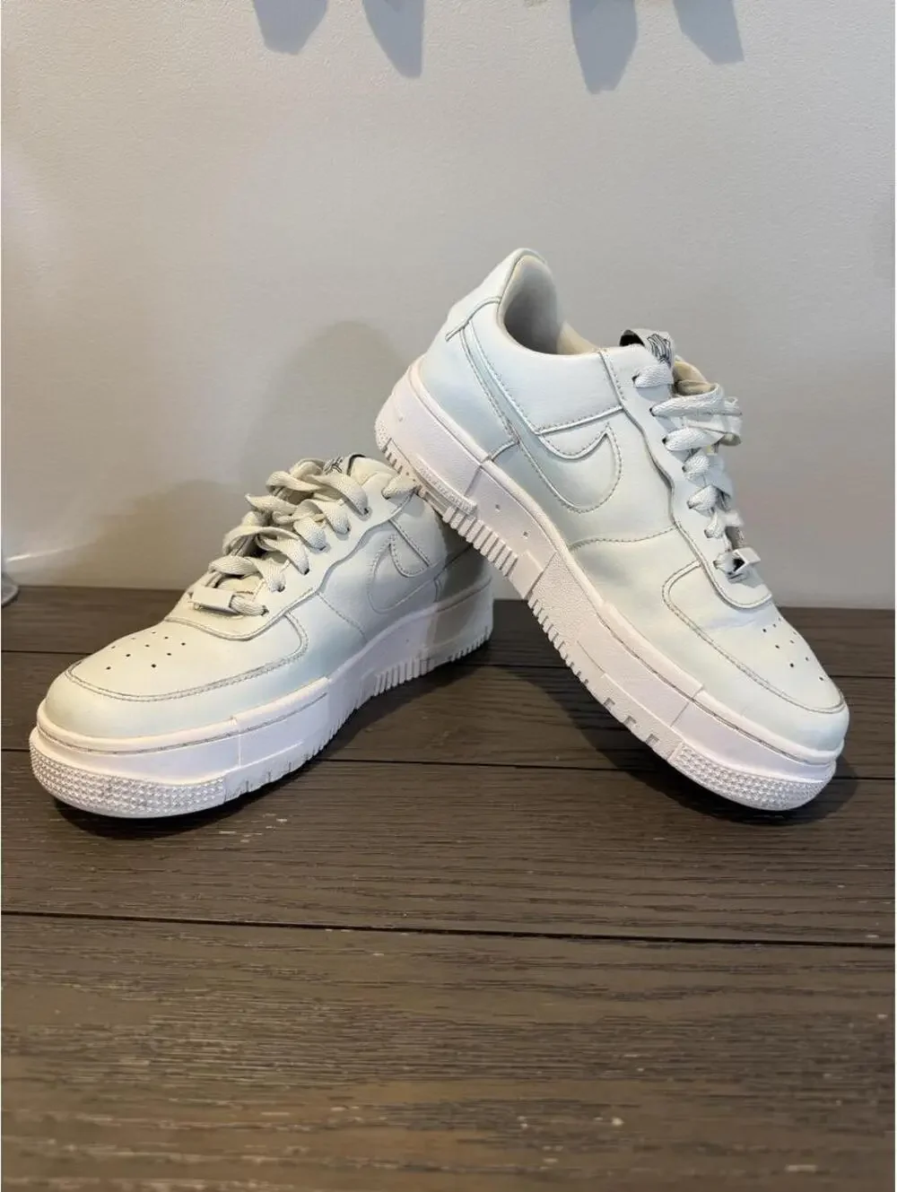 Nike Women's White and Cream Trainer